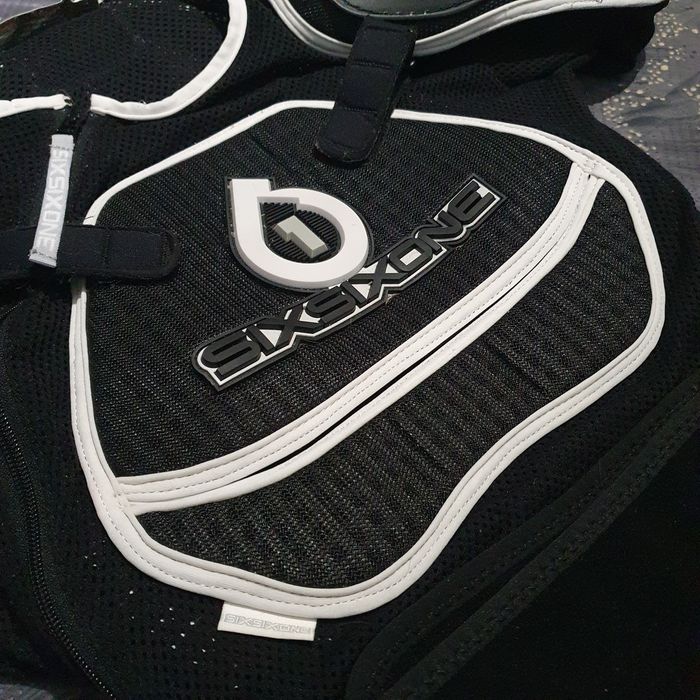 SIXSIXONE Assault Pressure Suite Colete Cervical