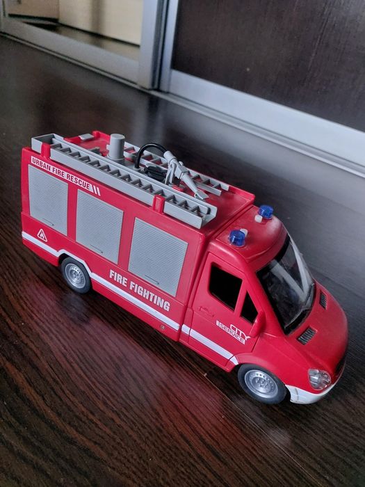 Пожарная машинка з водою