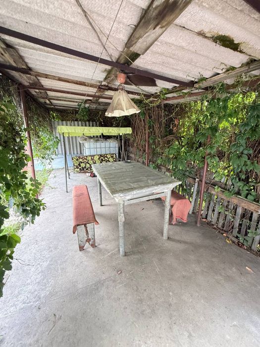 Одна остановка до центра! Продам два дома на одном участке