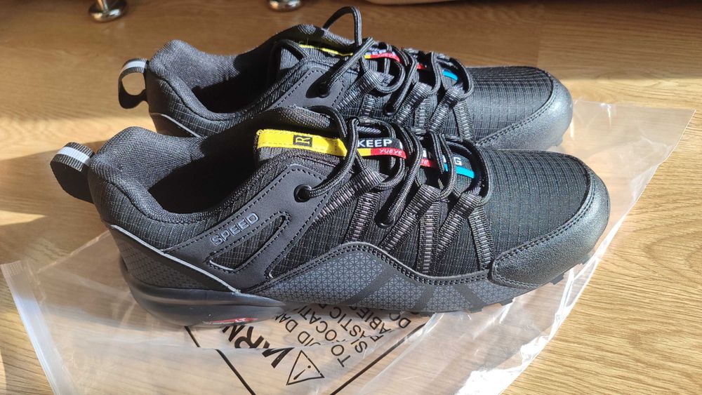 Кросівки ( 42,5-43) Batlle Sheep