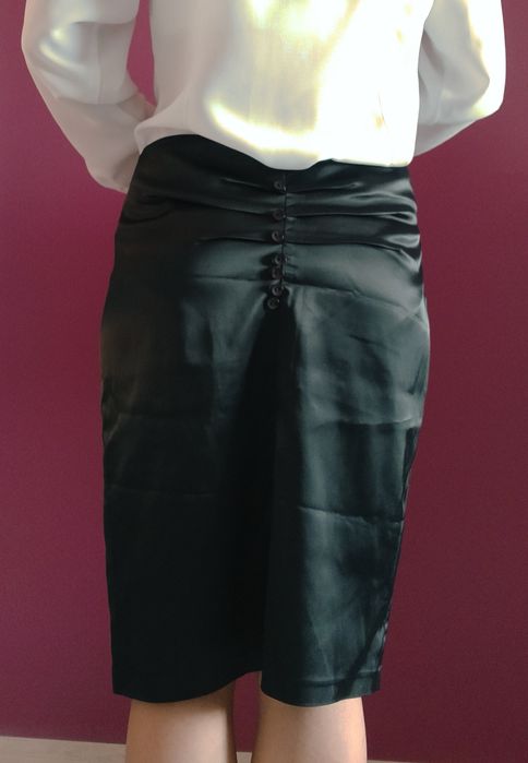 Spódnica z guzikami