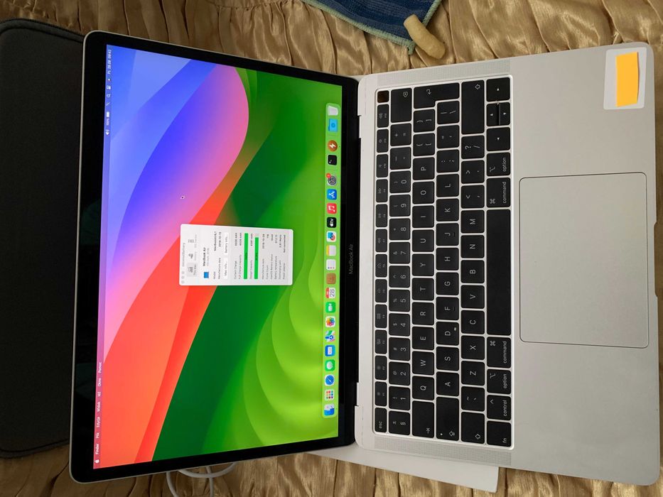 APPLE Macbook A1932 Air Retina 2018/128GB i5 zadbany pudełko etui ład.