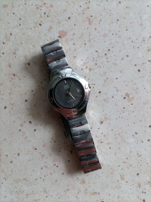 Japoński Q&Q - quartz damski zegarek na rękę.