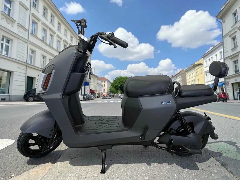 Електроскутер 5000 элекроцикл Oscar Amir LiFePO4 800W 48V 20Ah Чехол в подарок