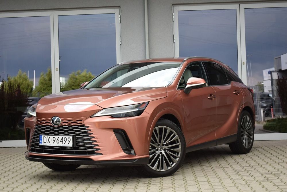 Lexus RX 450h+ 309KM F.23% Gw.2028r Omotenashi Toyota Komorniki