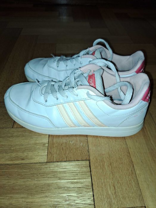 Tenis adidas menina 34