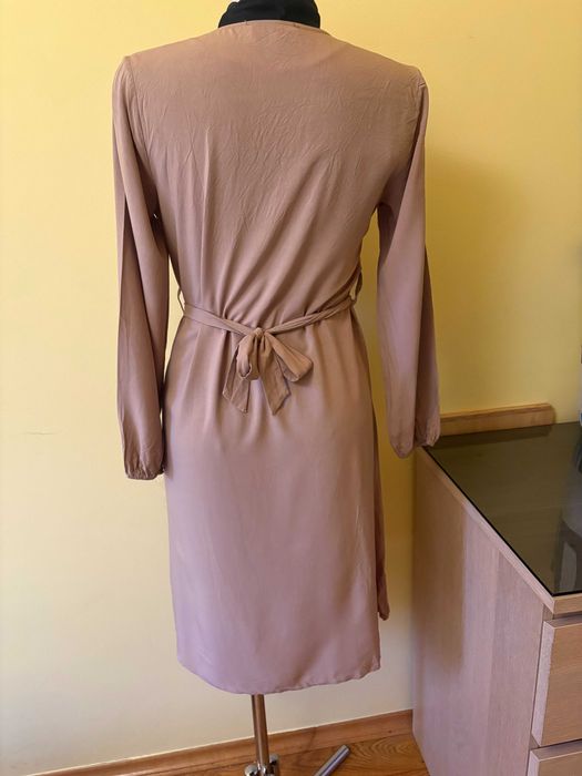 Sukienka midi elegancka