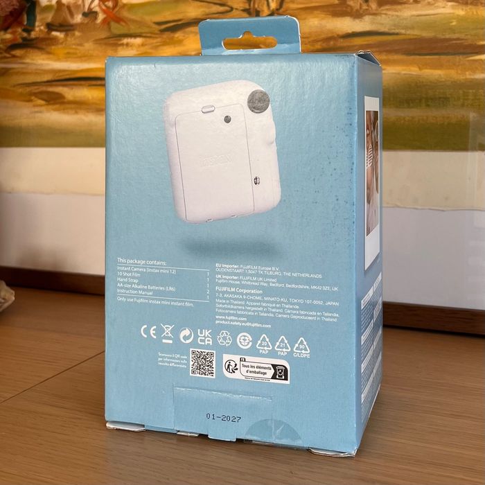 Fujifilm Instax Mini 12 Clay White - Nova em caixa | 70€