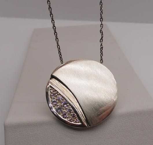 Srebrna zawieszka koło kółko z cyrkoniami