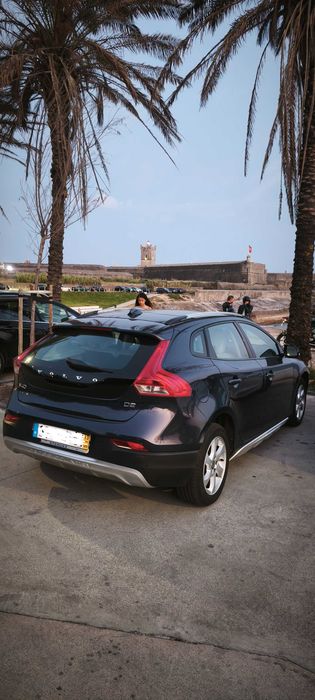 Volvo V40 Cross Country D2 Momentum 1.6 2013, seguro Zurich, inspeção valida até 05/2027