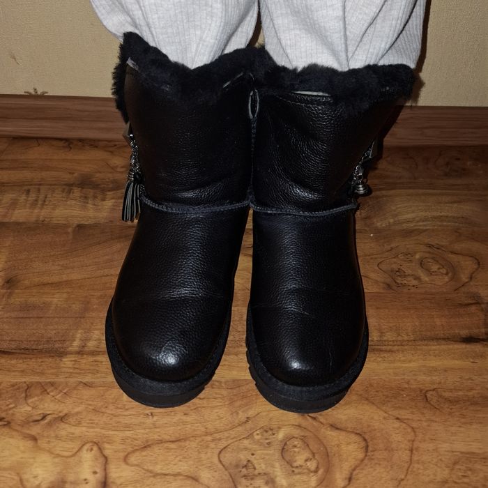 Угі шкіряні 37 р