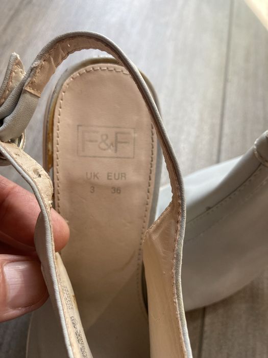 Szare sandały na słupku F&F – r. 36