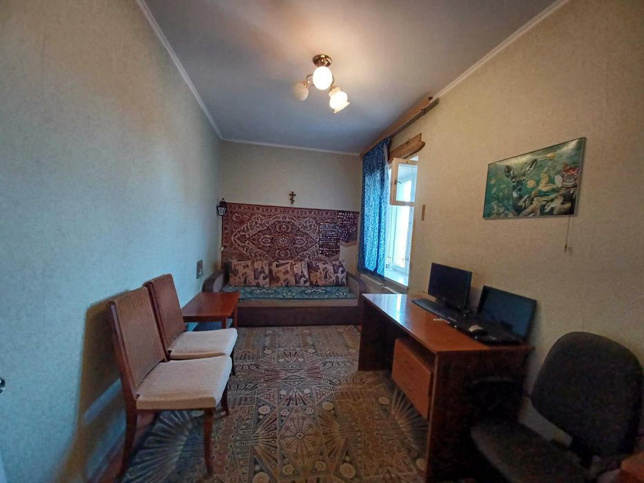 Фонтанка,   двоповерховий якісний  будинок