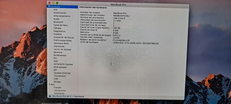 Apple MacBook Pro 2017, 512GB SSD 8GB RAM Touchbar com carregador