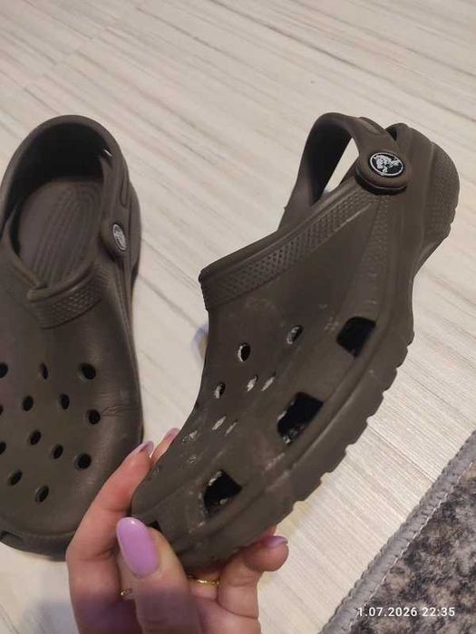 Oryginalne klapki chodaki Crocs Classic khaki brąz r 37 38