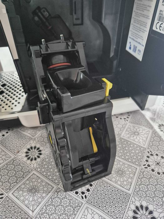 Ekspres Phillips LatteGo 3200 EP3243