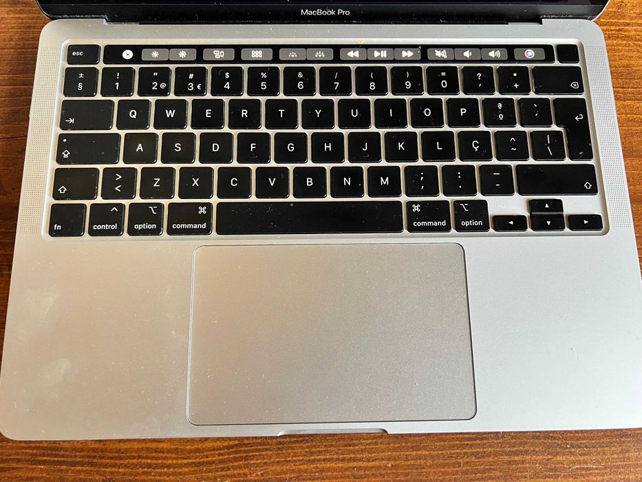 MacBook Pro 13,3” 2020 — i5 | 16 GB RAM | SSD 1 TB - pouco uso