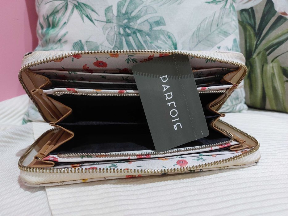 Carteira Parfois