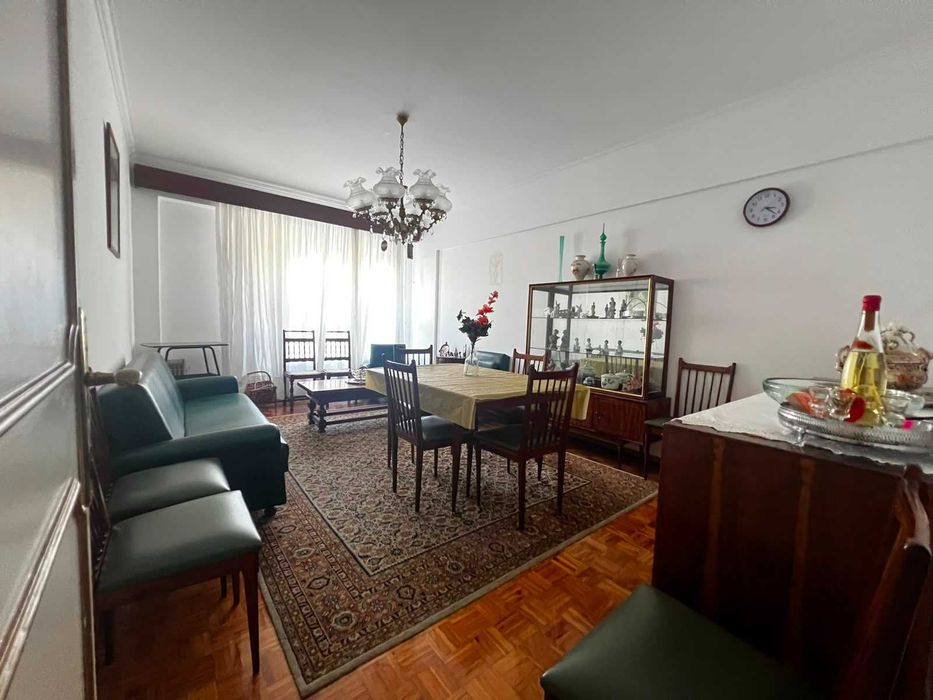 Apartamento T3 na Portela com Garagem