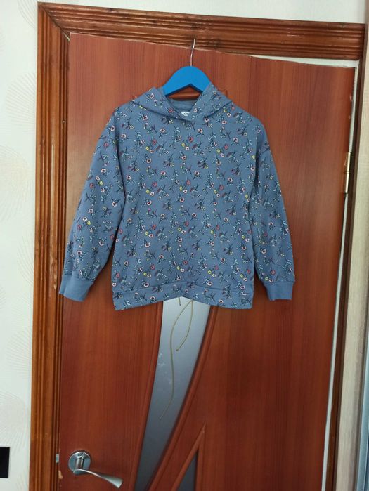 Спортивний костюм для дівчинки. Зріст 134см.