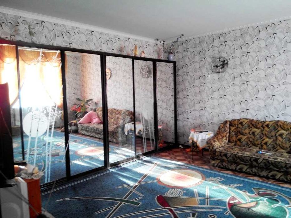 Під Е відновлення або , З ремонтом будинок , котеджна вулиця 8 км. біл