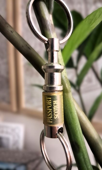 Porta-chaves vintage Passport Scotch