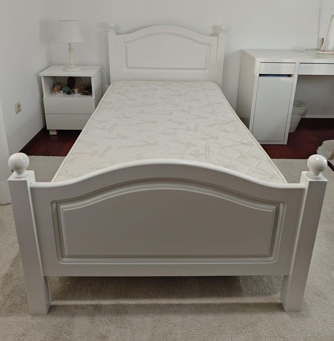 Cama solteiro(a) completa com colchão e estrado