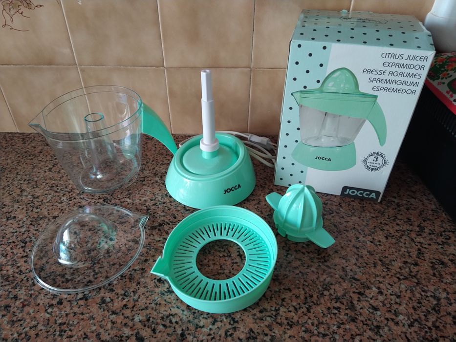 Espremedor de citrinos elétrico, da marca JOCCA. Casa quarto apartamen