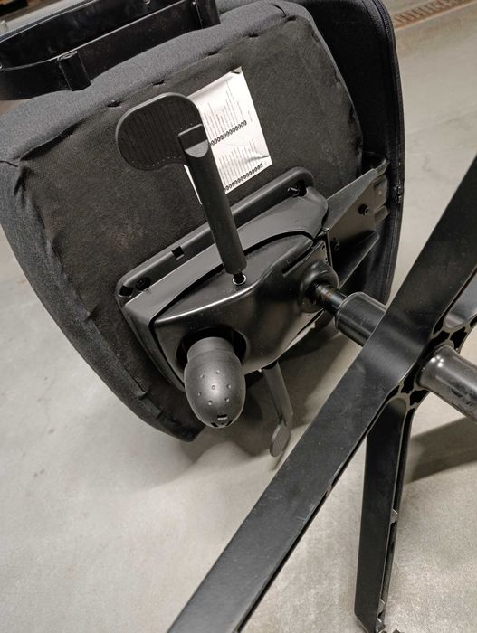 Krzesło biurowe IKEA MARKUS – ergonomiczne.