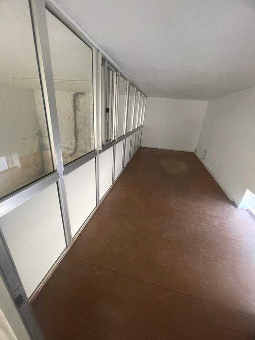 Aluga-se armazém em Mesão Frio, Guimarães (150m2)