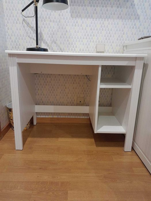 Secretária + Cadeira