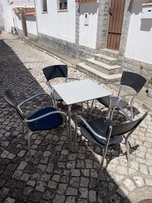 Conjunto mesa + 4 cadeiras de esplanada