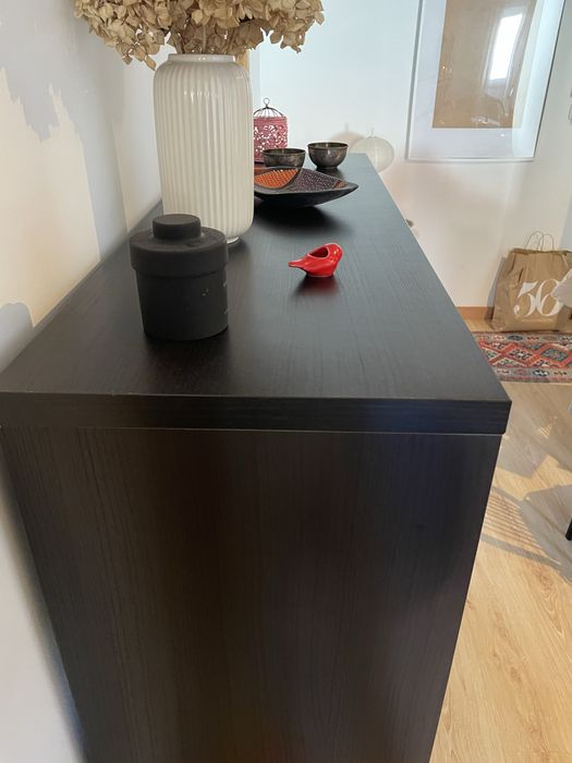 Movel de arrumacao castanho escuro