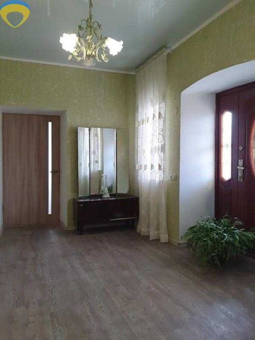 Продам будинок з ремонтом та всіма зручностями в с. Великий Буялик