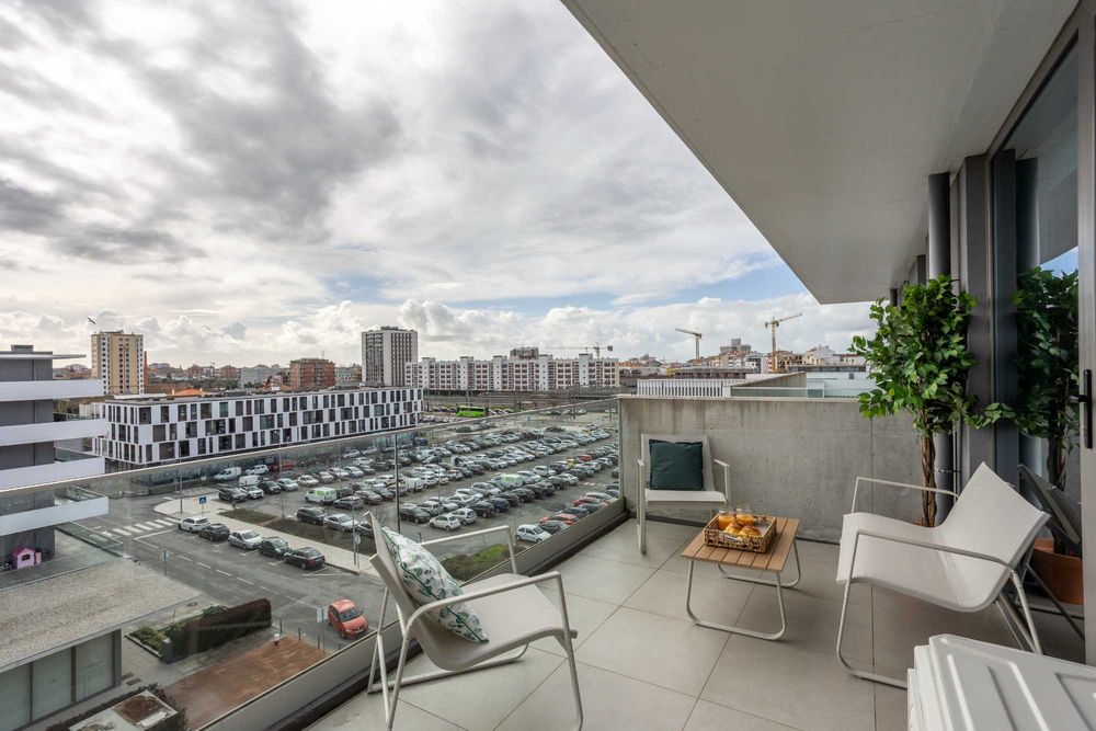 T1 no último piso com varanda 13,5 m² e exposição sul