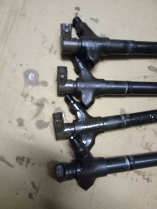 toyota RAV4 III 10-12 lift 150km wtryskiwacz 4 sztuki  23670 -26060