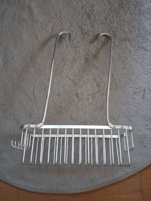 Półka metalowa pod prysznic