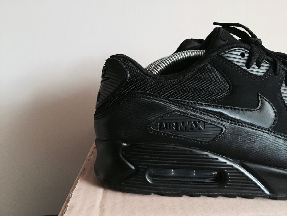 NIKE AIR MAX 90 42.5 ESSENTIAL CZARNE oryginalne kupione w galerii