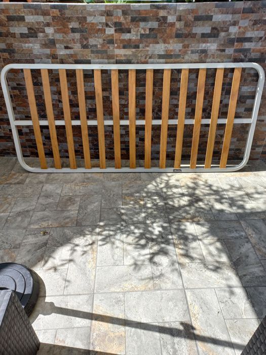Estrado de Ripas Solteiro (183x80 cm))