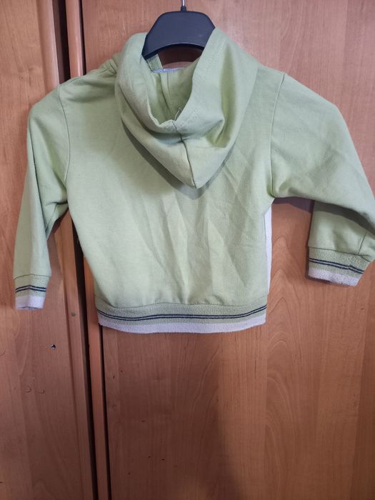 Sprzedam bluzę dla chłopca z kapturem