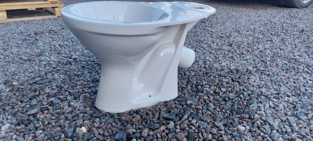 Унітаз ,,коломбо,, б/в без бачка кришка бачка кришка унітаза