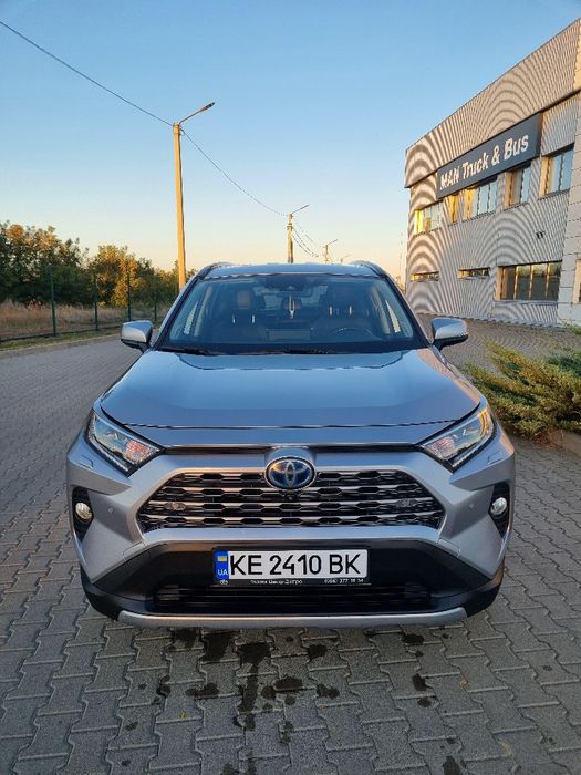 Toyota rav4 premium hybrid