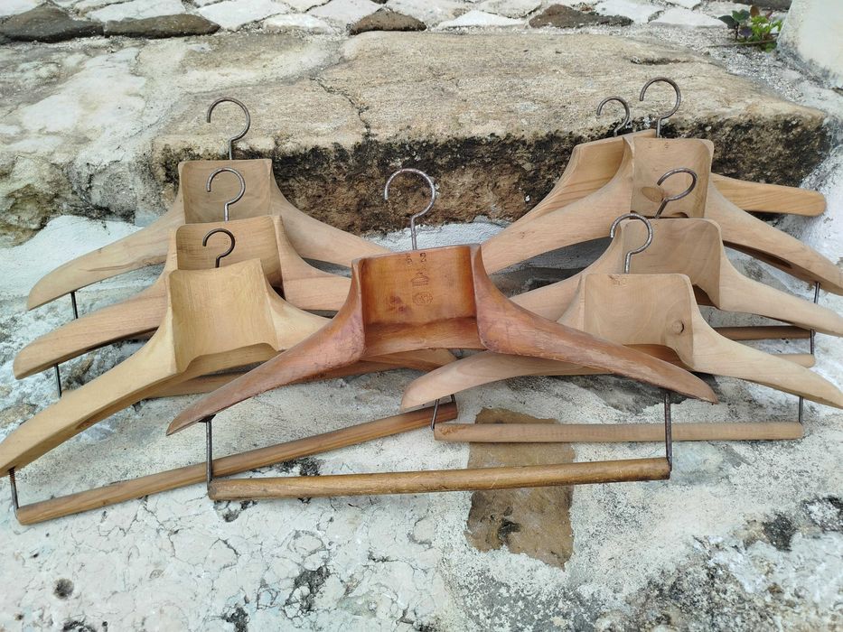 Cabides de Madeira Antigos - Conjunto de 8 Cabides