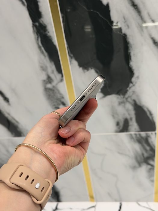 Продам iphone 15 Pro Max 256 gb