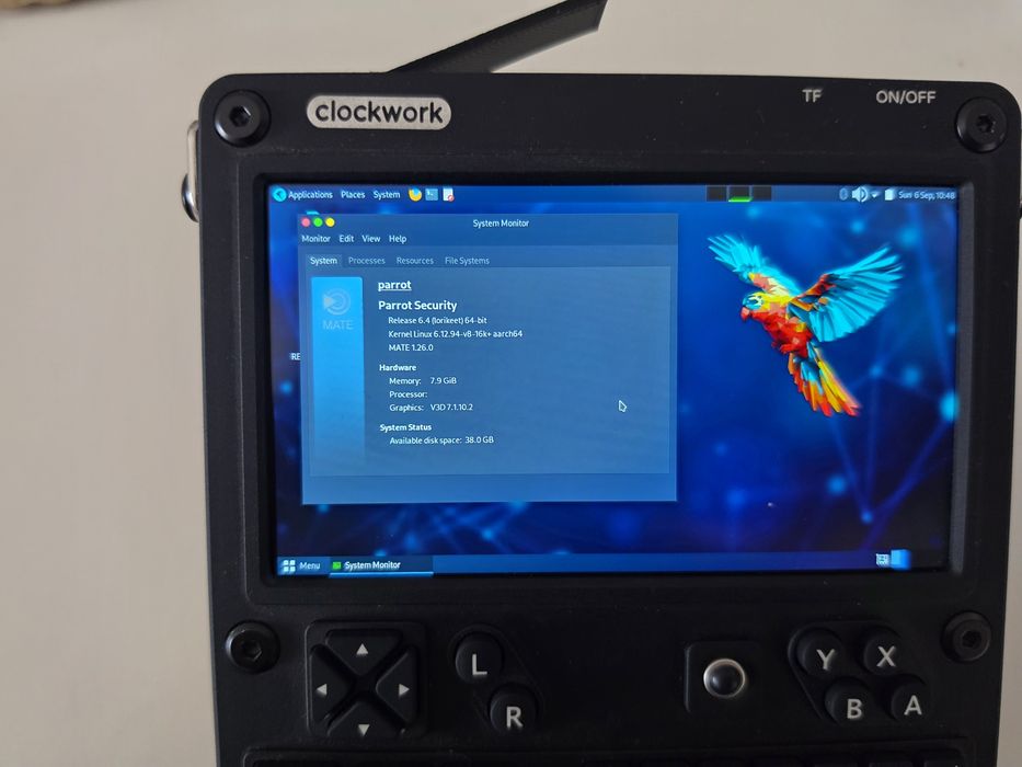 uConsole Clockwork com CM5 8Gb RAM + 64Gb Armazenamento