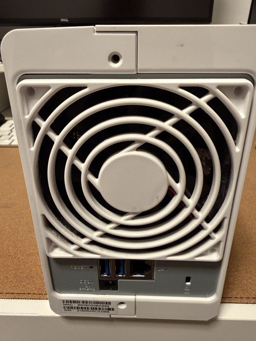 Sprzedam Synology DS220j + 2× HDD WD 4 TB (8TB razem)