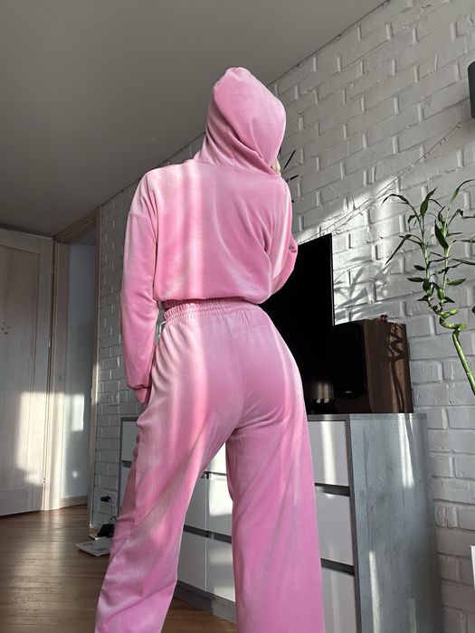 Рожевий велюровий костюм-трійка (худі, штани, топ)