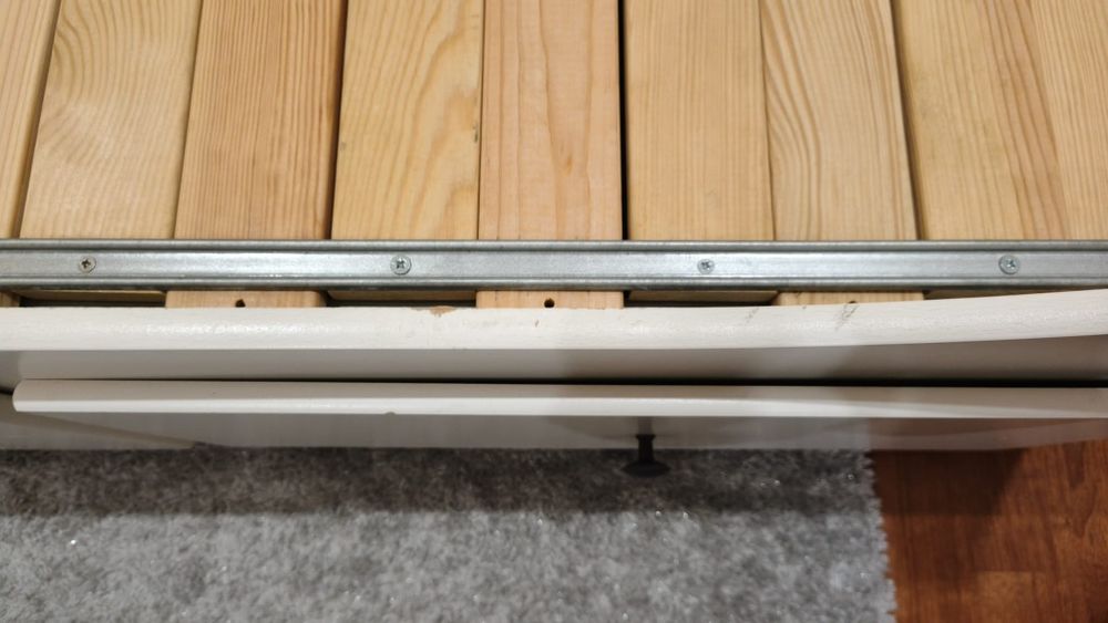 Cama ikea  com estrados e colchões