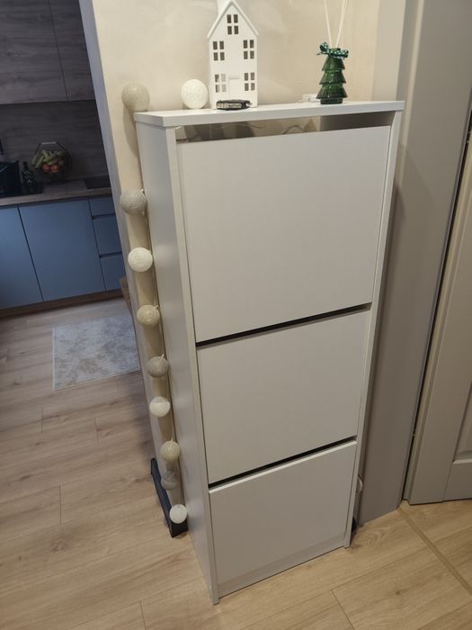 Szafka i pufa na buty