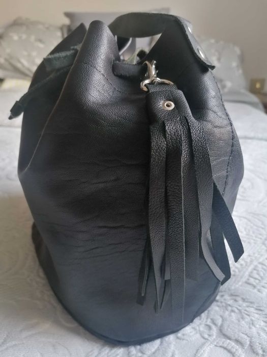 Torebka, worek skórzana czarna